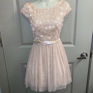 B. Darlin Peach Short Sleeve Dress, S